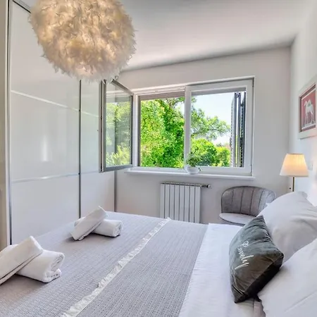 Masha Dreamhome Apart زادار